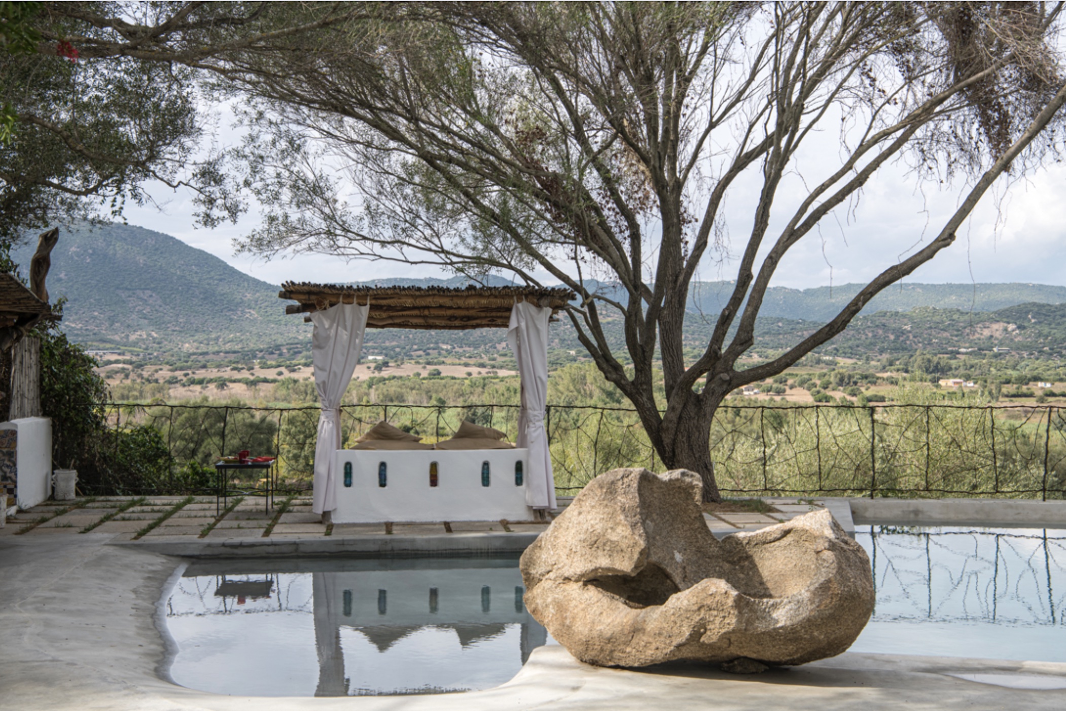 villa-art-studio-swimming-pool